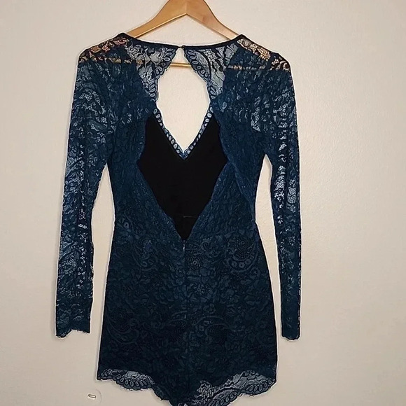 Lovers + Friends EveLace Long Sleeve Teal Romper size S - Picture 4 of 14